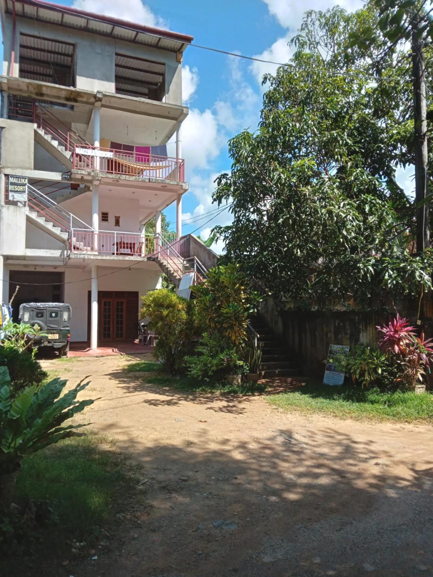 Mallika Resort Mirissa Exterior photo